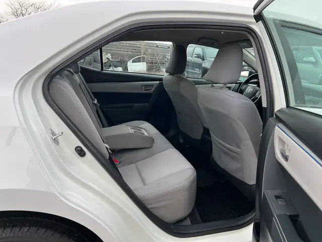 2015 Toyota Corolla LE - Photo 20