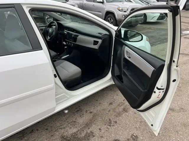 2015 Toyota Corolla LE - Photo 21