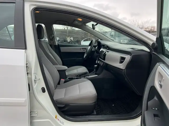2015 Toyota Corolla LE - Photo 22