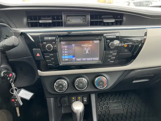 2015 Toyota Corolla LE - Photo 28