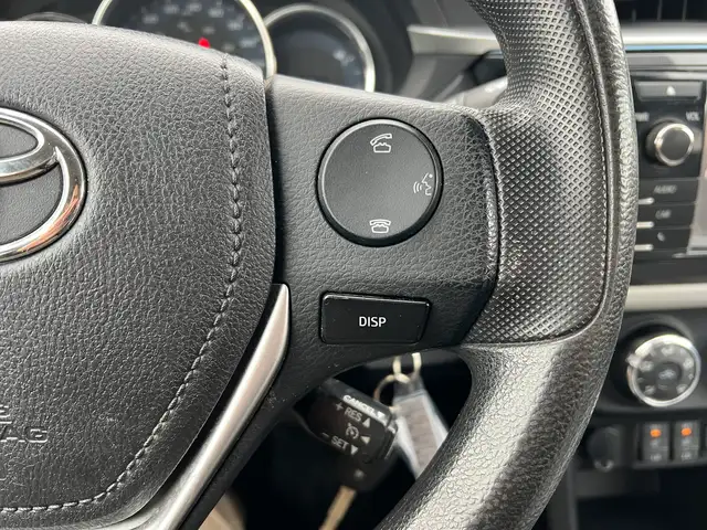 2015 Toyota Corolla LE - Photo 30