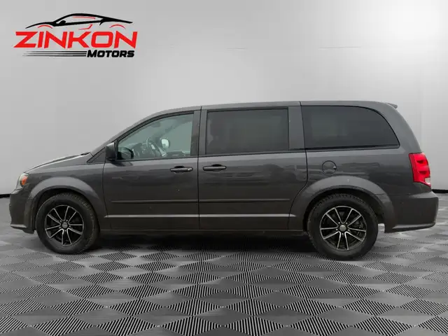 2017 Dodge Grand Caravan SXT | CLEAN CARFAX | BACK-UP CAM | BIG - Photo 2