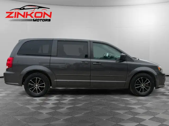 2017 Dodge Grand Caravan SXT | CLEAN CARFAX | BACK-UP CAM | BIG - Photo 6