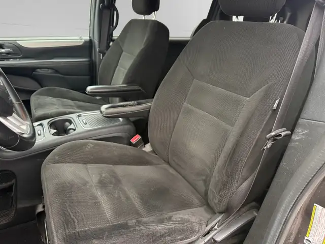 2017 Dodge Grand Caravan SXT | CLEAN CARFAX | BACK-UP CAM | BIG - Photo 11