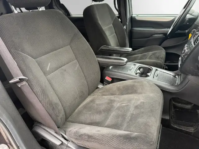 2017 Dodge Grand Caravan SXT | CLEAN CARFAX | BACK-UP CAM | BIG - Photo 13