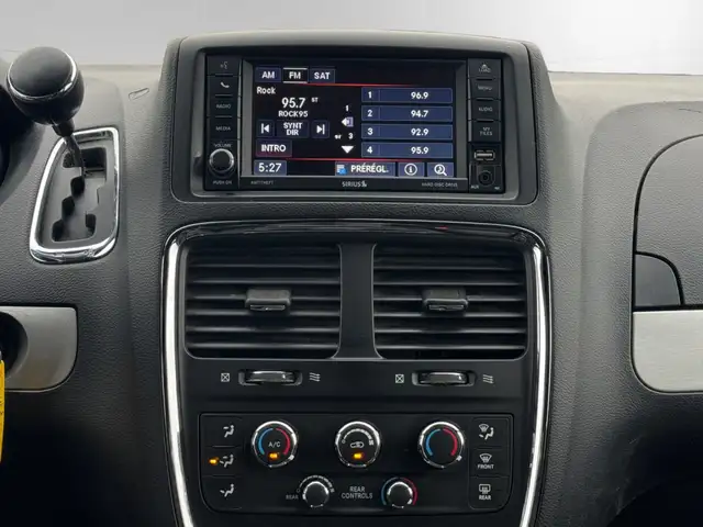 2017 Dodge Grand Caravan SXT | CLEAN CARFAX | BACK-UP CAM | BIG - Photo 14