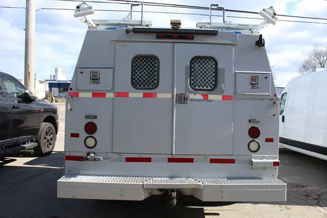 2015 Ford F-350 Super Duty XLT DRW UTILITY BOX INVERTER LADDER R - Photo 8