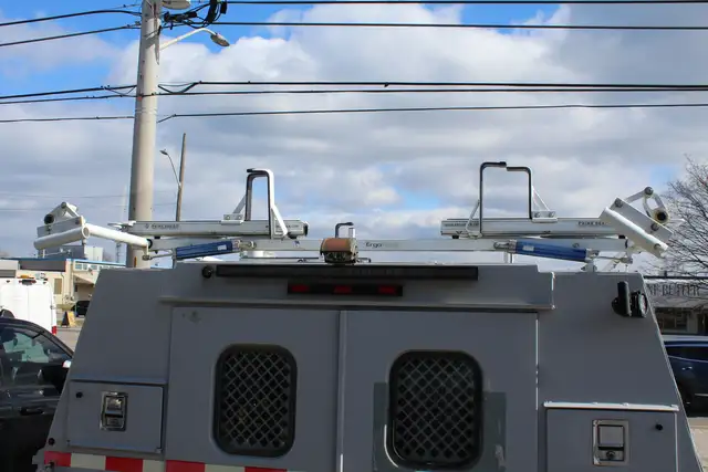 2015 Ford F-350 Super Duty XLT DRW UTILITY BOX INVERTER LADDER R - Photo 10