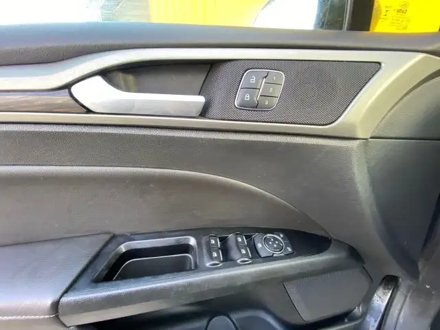 2014 Ford Fusion SE - SUNROOF, HEATED STEERING WHEEL, HEATED SEA - Photo 13