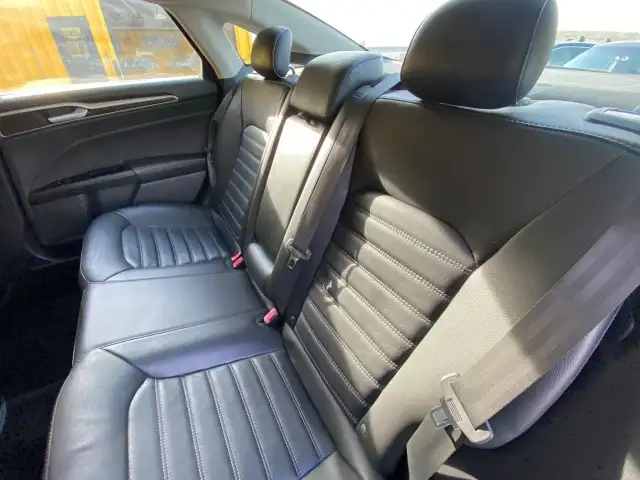 2014 Ford Fusion SE - SUNROOF, HEATED STEERING WHEEL, HEATED SEA - Photo 23