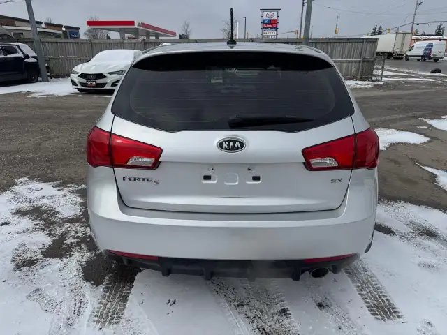 2011 Kia Forte5 SX, LEATHER, LOW KMS, CERTIFIED - Photo 4