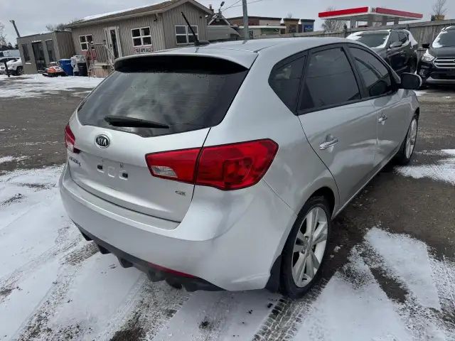 2011 Kia Forte5 SX, LEATHER, LOW KMS, CERTIFIED - Photo 5