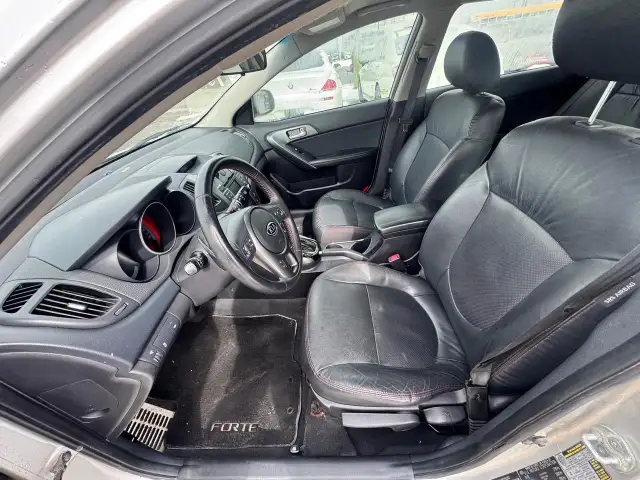 2011 Kia Forte5 SX, LEATHER, LOW KMS, CERTIFIED - Photo 9