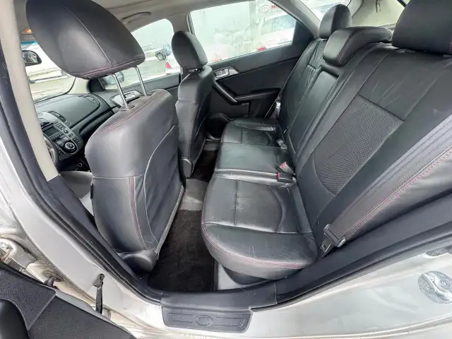 2011 Kia Forte5 SX, LEATHER, LOW KMS, CERTIFIED - Photo 10