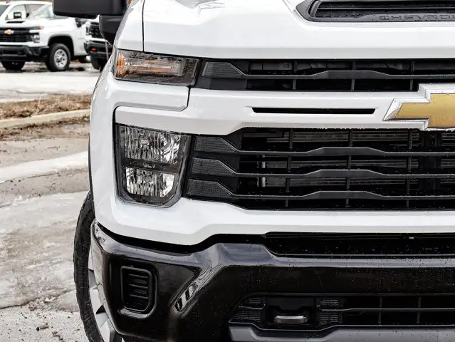 2026 Chevrolet Silverado 2500HD Custom - Photo 5