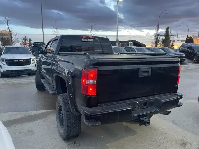 2015 GMC Sierra 3500HD Denali 6.0L Gas - Photo 4