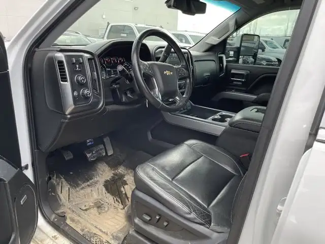 2018 Chevrolet Silverado 1500 LTZ 6.2L - Photo 7