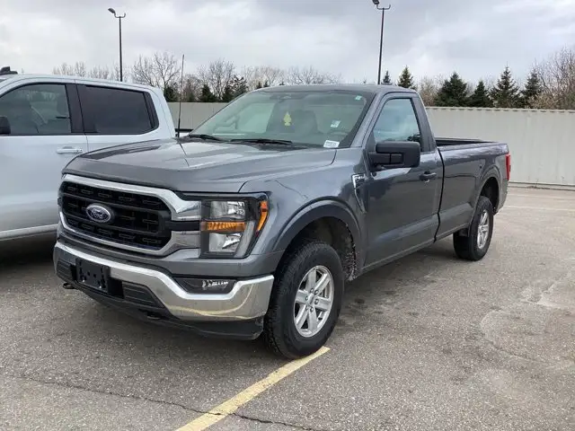 2023 Ford F-150 XLT Reg Cab 8' Box 4WD | No accidents - Photo 2