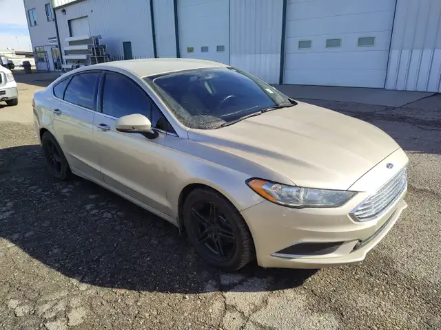 2017 Ford Fusion - Photo 2