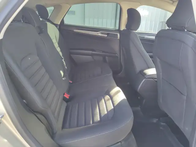 2017 Ford Fusion - Photo 16