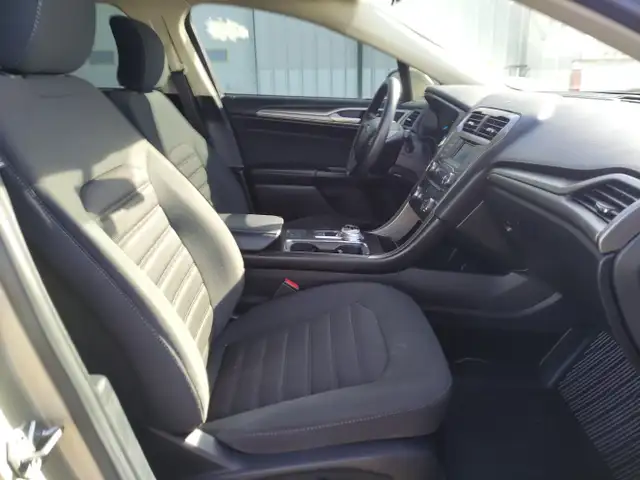 2017 Ford Fusion - Photo 17