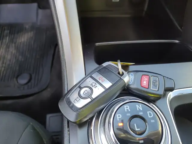 2017 Ford Fusion - Photo 23