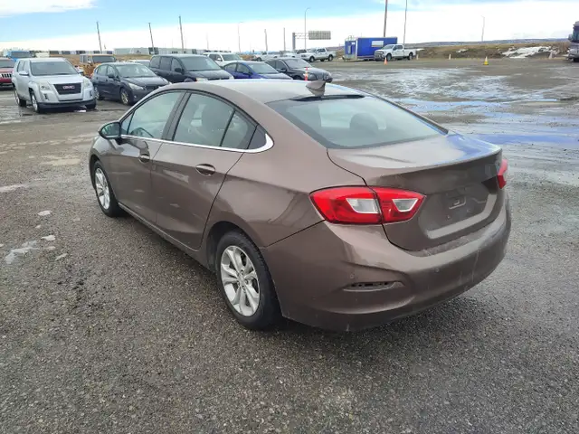 2019 Chevrolet Cruze - Photo 3