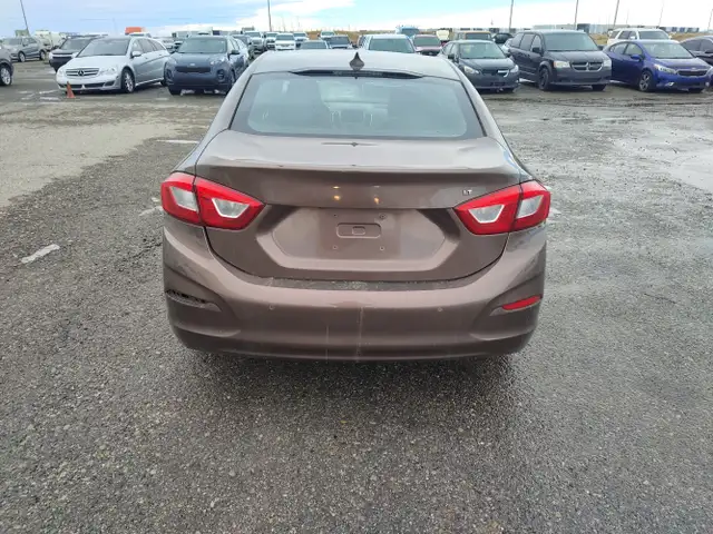 2019 Chevrolet Cruze - Photo 4