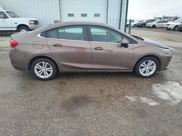 2019 Chevrolet Cruze - Photo 6