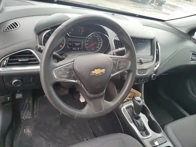 2019 Chevrolet Cruze - Photo 12