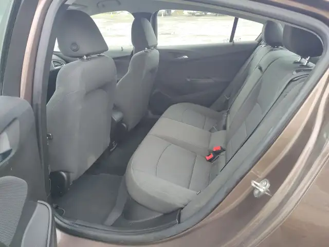 2019 Chevrolet Cruze - Photo 13