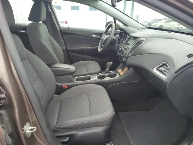 2019 Chevrolet Cruze - Photo 16