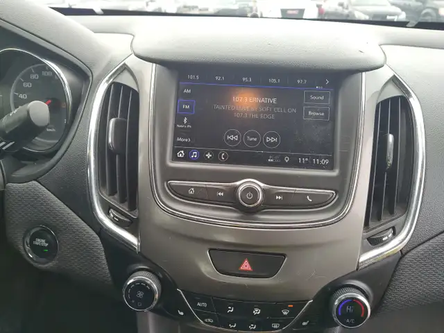 2019 Chevrolet Cruze - Photo 19