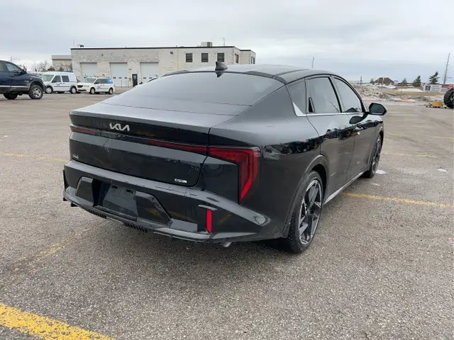 2025 Kia K4 - Photo 4