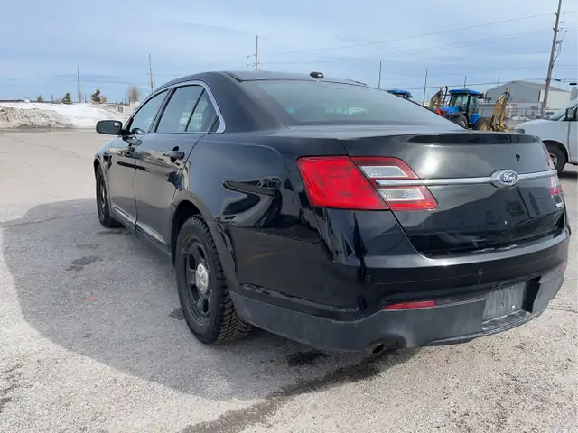2017 Ford Taurus - Photo 3
