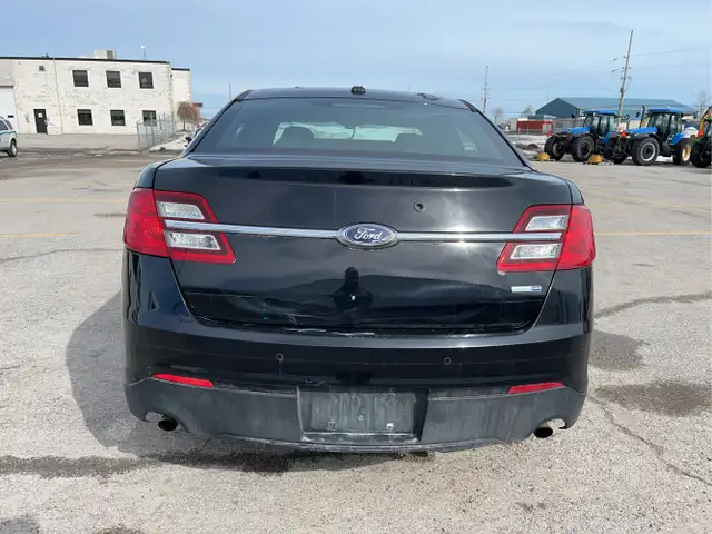 2017 Ford Taurus - Photo 4
