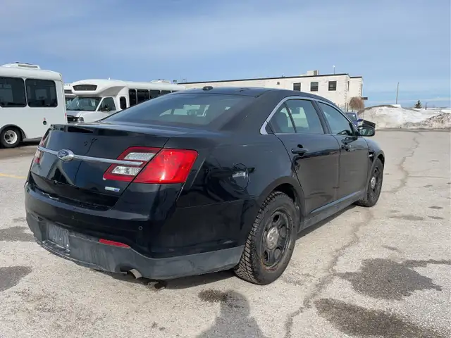 2017 Ford Taurus - Photo 5