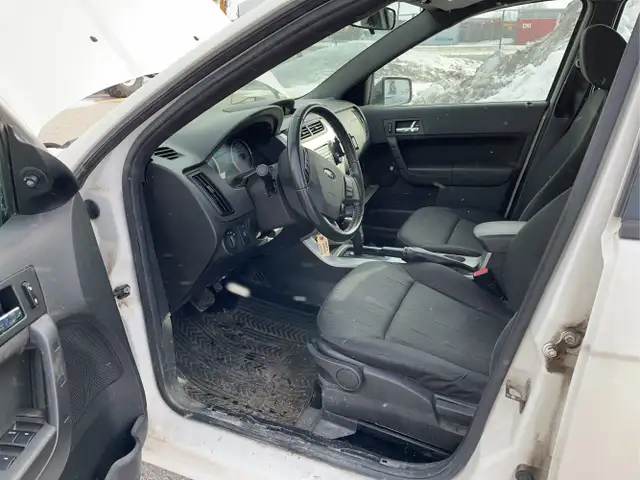 2011 Ford Focus - Photo 10