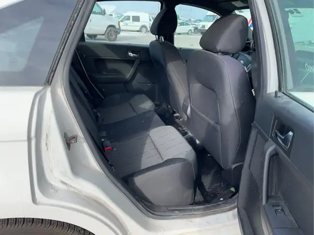 2011 Ford Focus - Photo 17