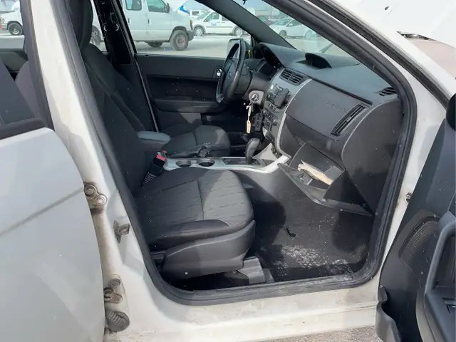 2011 Ford Focus - Photo 18