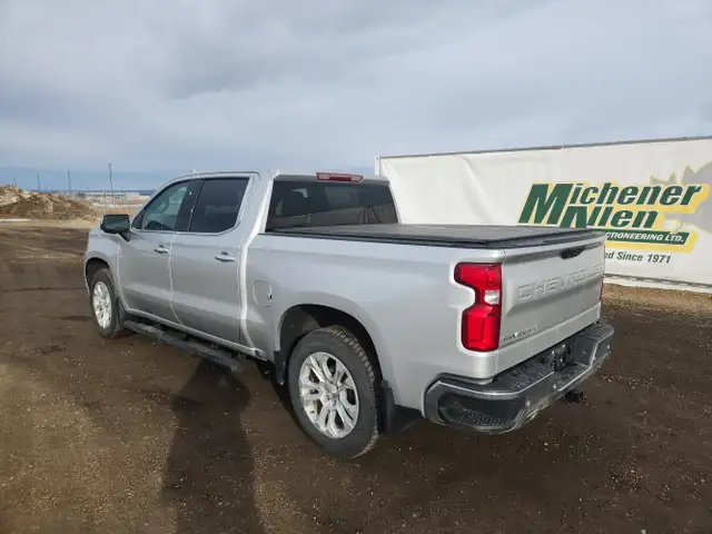 2022 Chevrolet Silverado 1500 - Photo 2