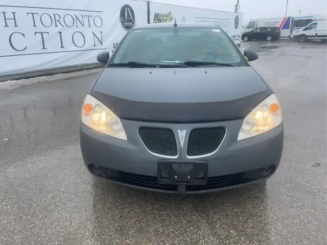 2009 Pontiac G6 - Photo 2