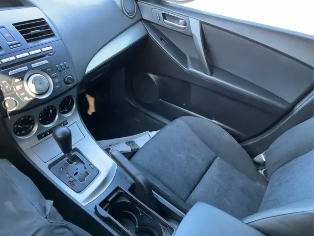 2010 Mazda MAZDA3 - Photo 16