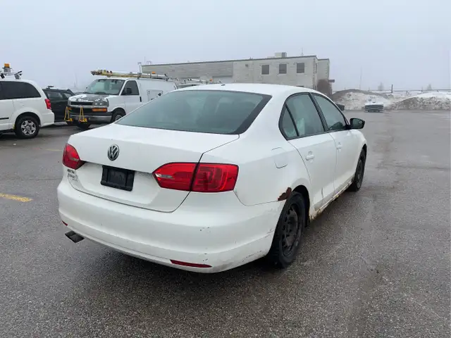 2011 Volkswagen Jetta - Photo 5