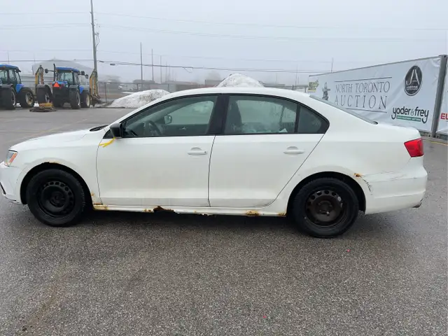 2011 Volkswagen Jetta - Photo 8
