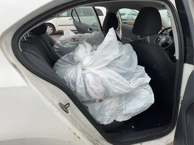 2011 Volkswagen Jetta - Photo 17