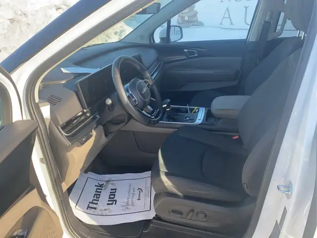 2025 Kia Carnival - Photo 25
