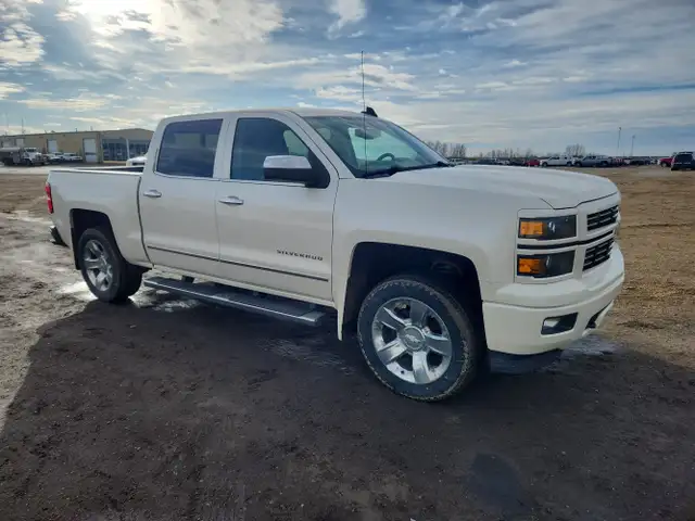 2015 Chevrolet Silverado 1500 - Photo 2