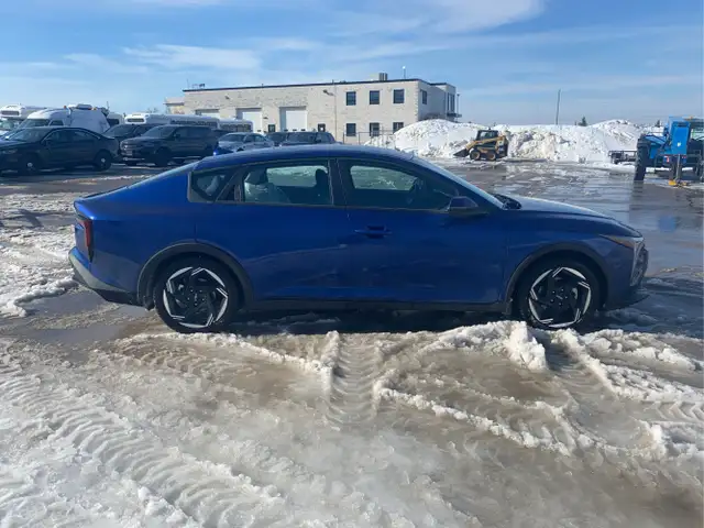 2025 Kia K4 - Photo 8