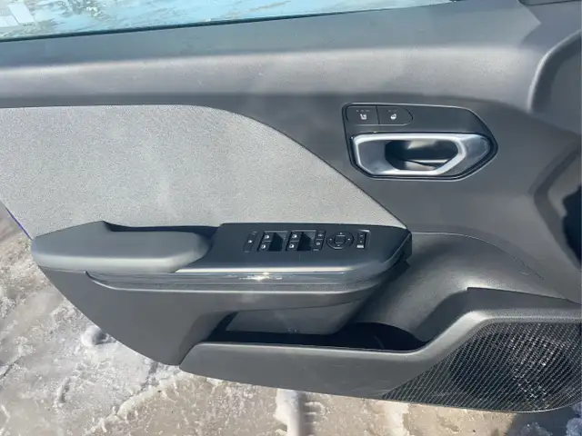 2025 Kia K4 - Photo 24